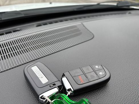 Used 2022 Jeep Compass Latitude image 28