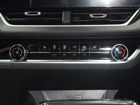 New 2026 Chevrolet Equinox LT w/ Safety and Technology Package FWD image 30