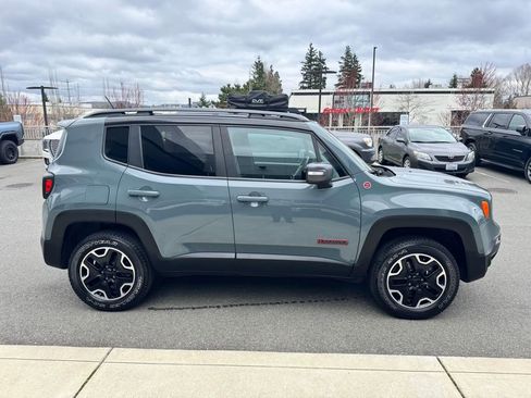 Used 2015 Jeep Renegade Trailhawk image 6