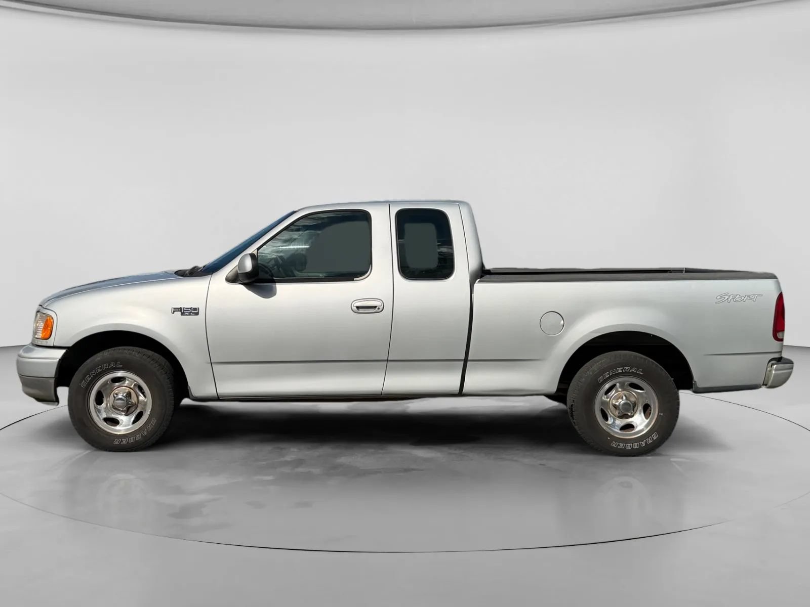 Used 2003 Ford F150 XL RWD image 2