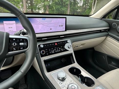 Certified 2026 Genesis GV80 2.5T Prestige AWD/4WD image 15