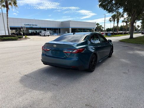 Used 2025 Toyota Camry SE FWD image 5