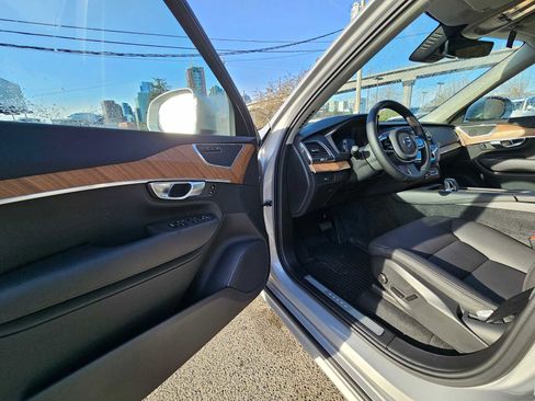 Used 2025 Volvo XC90 B6 Core w/ Protection Package Premier image 28
