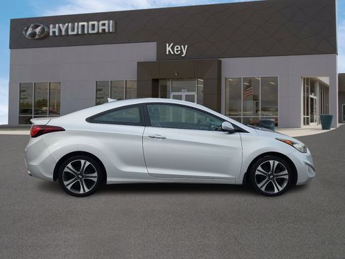 Used 2014 Hyundai Elantra w/ Option Group 2 image 3