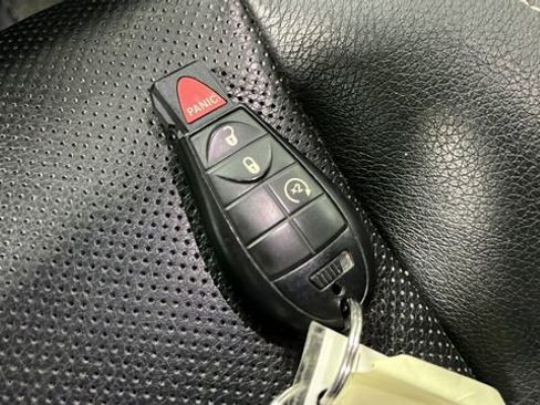 Used 2017 RAM 1500 Laramie image 30