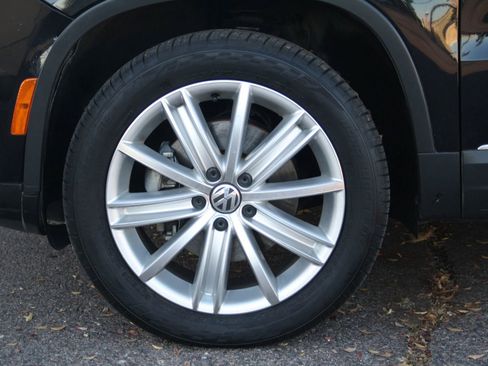Used 2015 Volkswagen Tiguan SE image 27