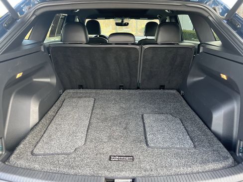 Used 2021 Volkswagen Atlas Cross Sport SE w/ Panoramic Sunroof Package image 34