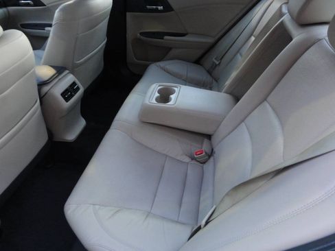 Used 2017 Honda Accord EX-L image 13