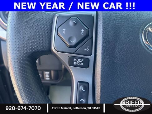 Used 2020 Toyota Tacoma Limited image 12