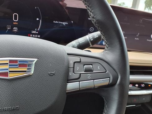 Used 2025 Cadillac XT4 Premium Luxury FWD image 16