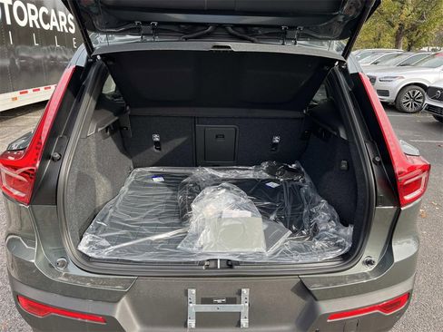 New 2026 Volvo XC40 B5 Plus w/ Protection Package Premier image 12