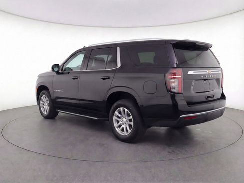 Used 2023 Chevrolet Suburban Premier image 6