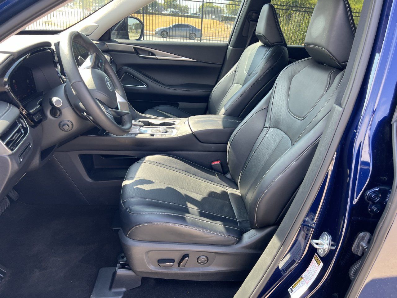 Used 2023 INFINITI QX60 Luxe w/ Performance Audio Package AWD/4WD image 5