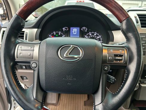 Used 2011 Lexus GX 460 image 25