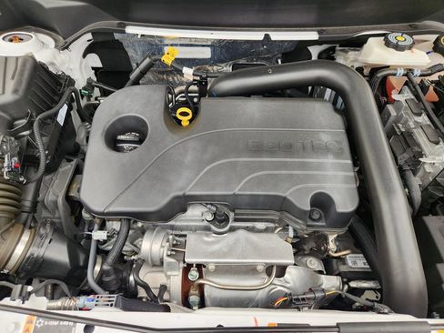 Used 2024 GMC Terrain SLE image 21