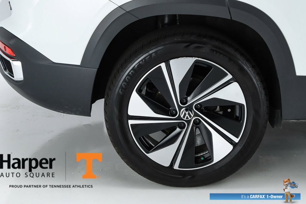 Used 2025 Volkswagen Taos SE w/ Panoramic Sunroof Package AWD/4WD image 51