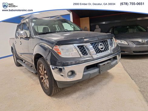 Used 2012 Nissan Frontier SL w/ Moonroof Pkg image 26