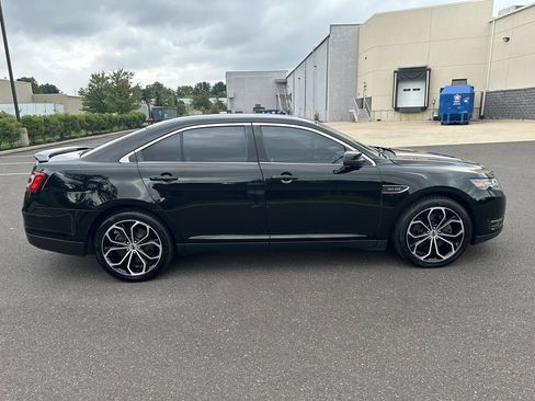 Used 2018 Ford Taurus SHO w/ Sho Performance Package AWD/4WD image 4