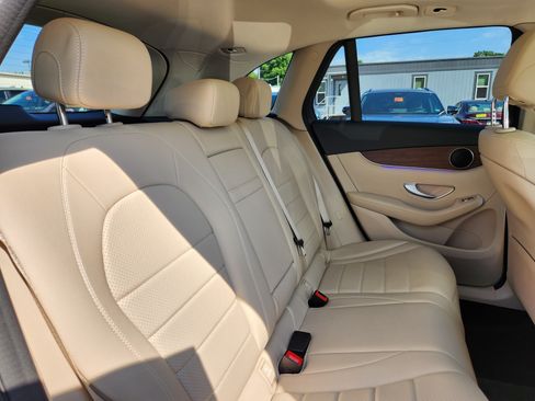 Used 2022 Mercedes-Benz GLC 300 4MATIC image 15