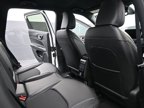 New 2026 Jeep Compass Latitude image 21