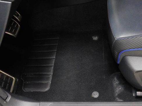 Used 2024 Volkswagen Golf R AWD/4WD image 30
