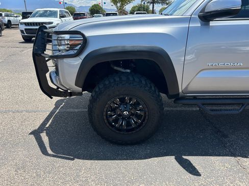Used 2021 Toyota Tacoma TRD Off-Road w/ Technology Package AWD/4WD image 26