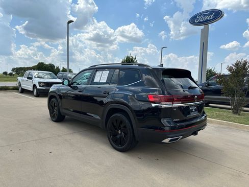 Used 2024 Volkswagen Atlas SE FWD image 3