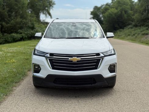 Used 2023 Chevrolet Traverse LT w/ LT Premium Package AWD/4WD image 4
