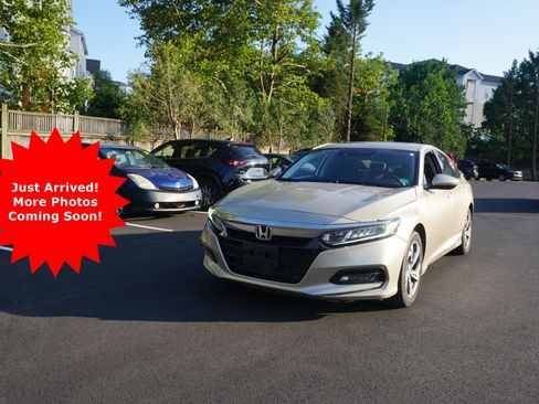 Used 2018 Honda Accord EX image 1