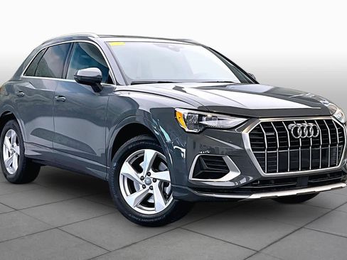 Used 2020 Audi Q3 2.0T Premium w/ Convenience Package AWD/4WD image 3