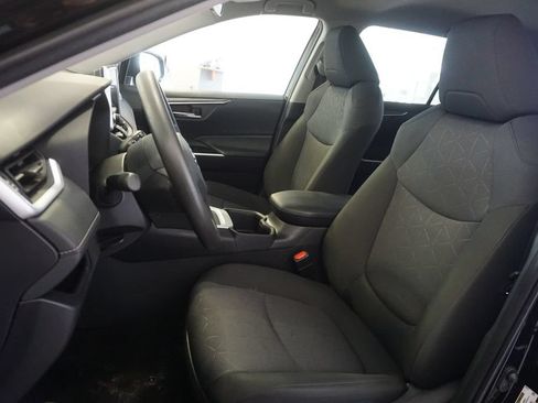 Used 2025 Toyota RAV4 XLE AWD/4WD image 16