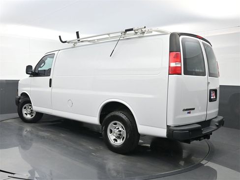Used 2020 Chevrolet Express 2500 w/ Driver Convenience Package image 18