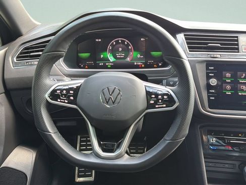 Used 2023 Volkswagen Tiguan SE R-Line FWD image 12