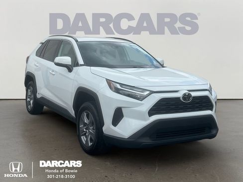 Used 2025 Toyota RAV4 XLE AWD/4WD image 1