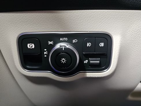 New 2026 Mercedes-Benz GLB 250 image 27