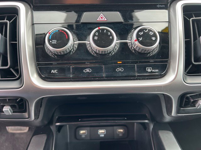 Used 2023 Kia Sorento LX FWD image 26