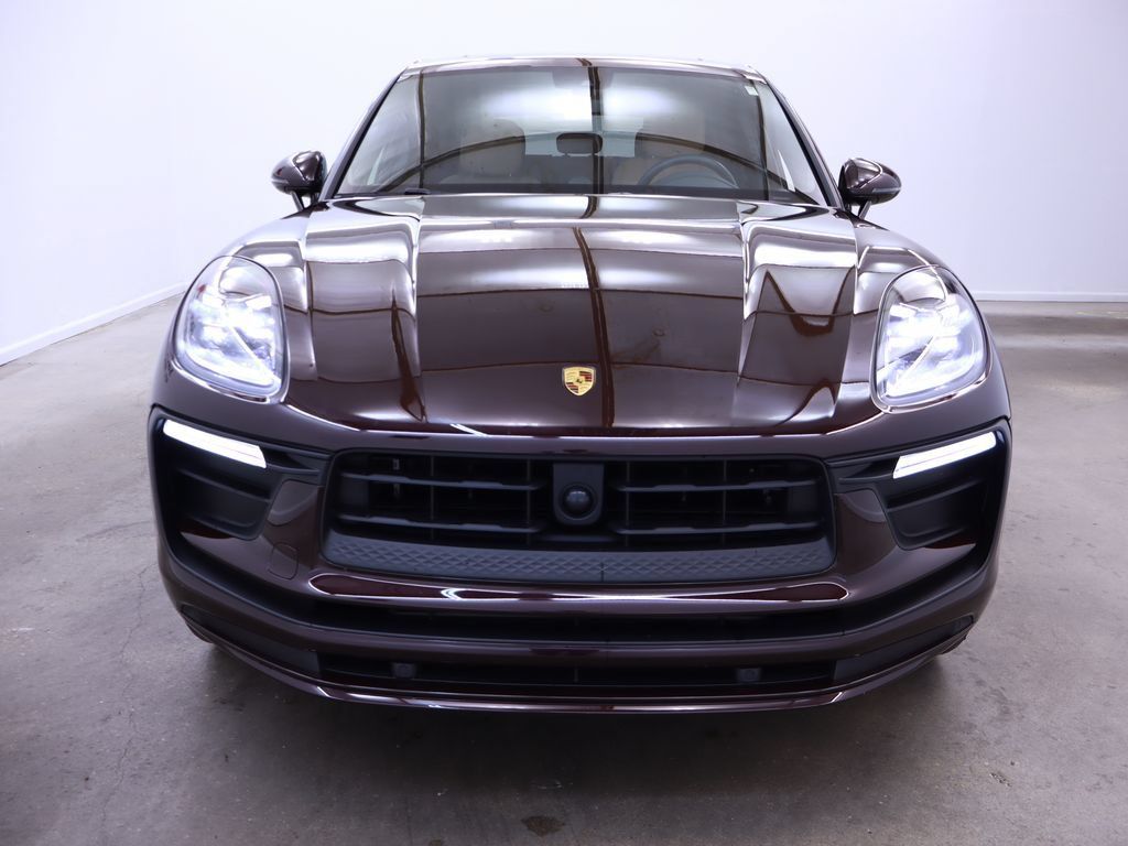 Used 2024 Porsche Macan AWD/4WD image 10