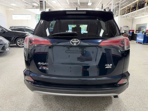 Used 2018 Toyota RAV4 XLE AWD/4WD image 12
