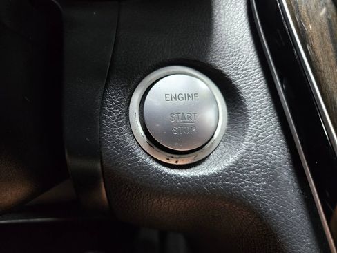Used 2017 Mercedes-Benz C 300 4MATIC Sedan image 18