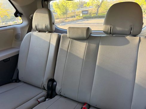 Used 2015 Toyota Sienna XLE image 14