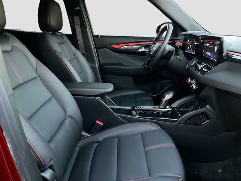 Used 2025 Chevrolet TrailBlazer RS w/ Driver Confidence Package image 26