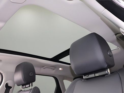 Used 2025 Land Rover Range Rover Velar Dynamic SE image 26