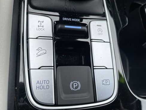 Used 2025 Hyundai Tucson SE image 24