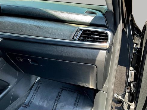 Certified 2022 Kia Telluride EX w/ EX Premium Package FWD image 28