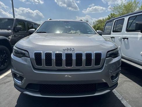 Certified 2019 Jeep Cherokee Limited w/ Luxury Group AWD/4WD image 2