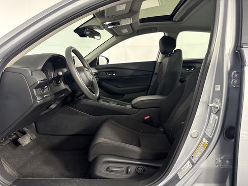 Used 2025 Honda Accord SE image 15