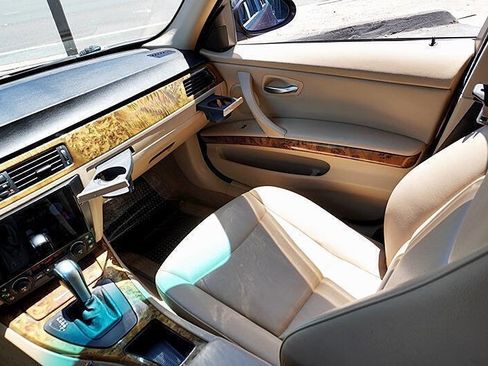 Used 2006 BMW 325i Sedan image 25