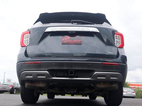 Used 2022 Ford Explorer XLT w/ Equipment Group 202A AWD/4WD image 8