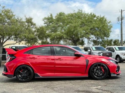Used 2017 Honda Civic Type R image 12