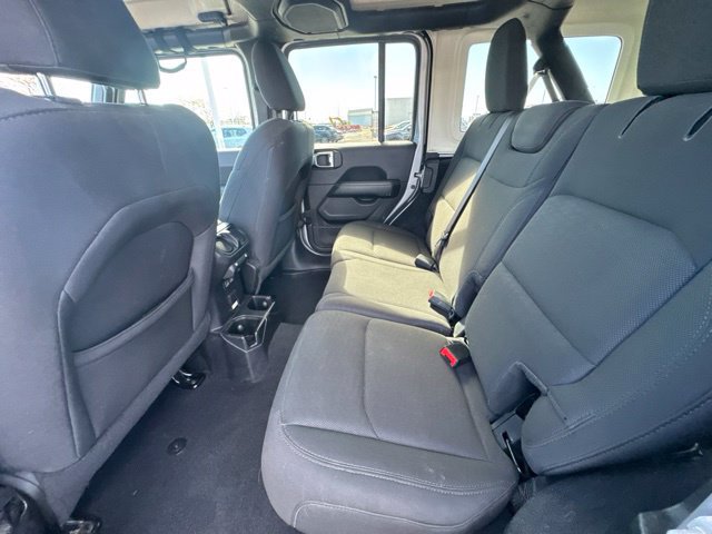 Used 2019 Jeep Wrangler Unlimited Sahara AWD/4WD image 12
